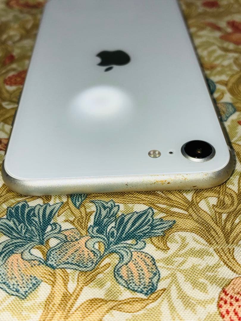 【週末限定!!】iPhone SE 第2世代　128GB