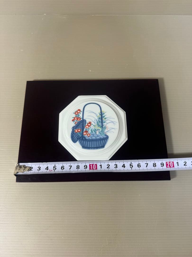 2337 有田焼　陶器の壁掛け　額　飾物