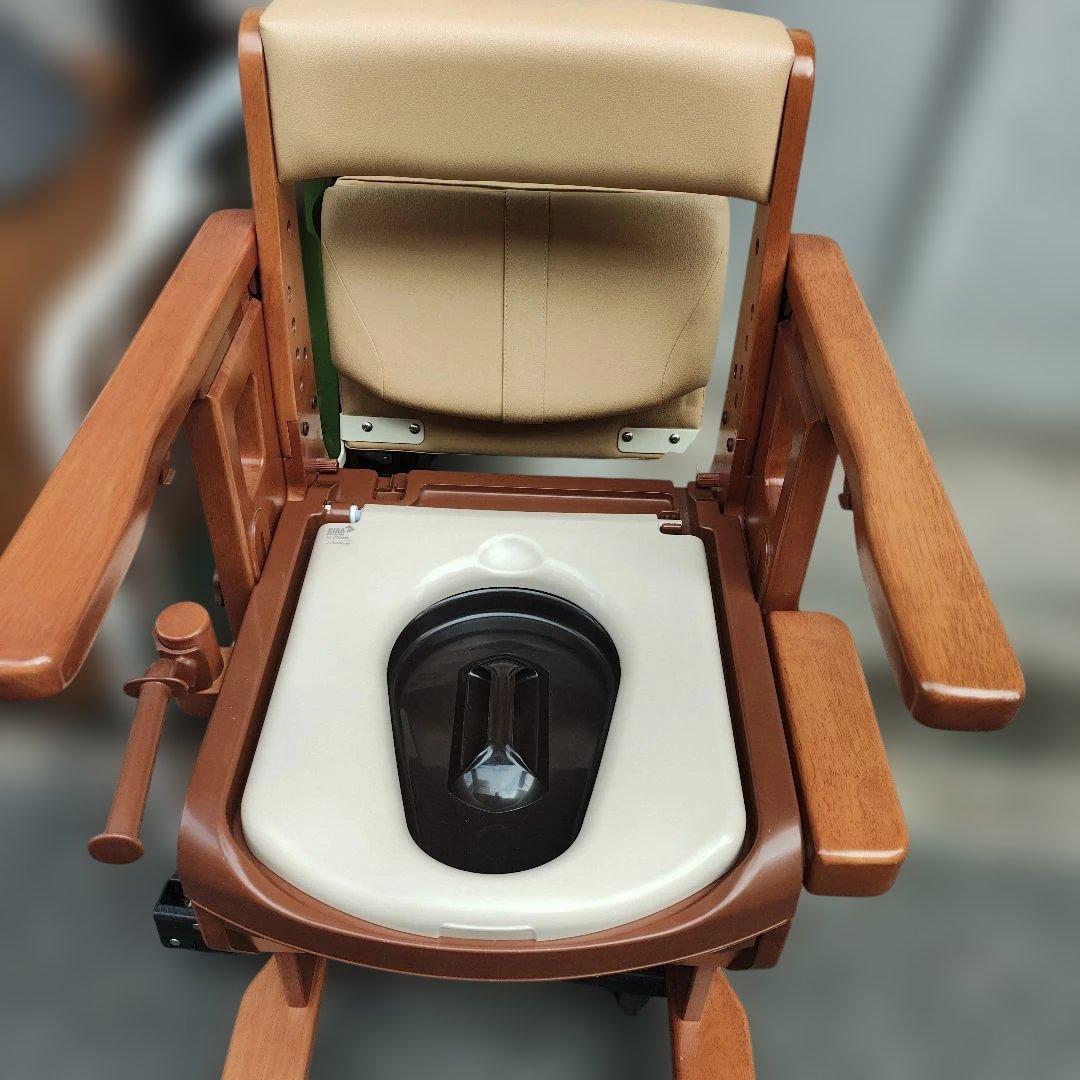 介護用椅子 ポータブルトイレ機能付き