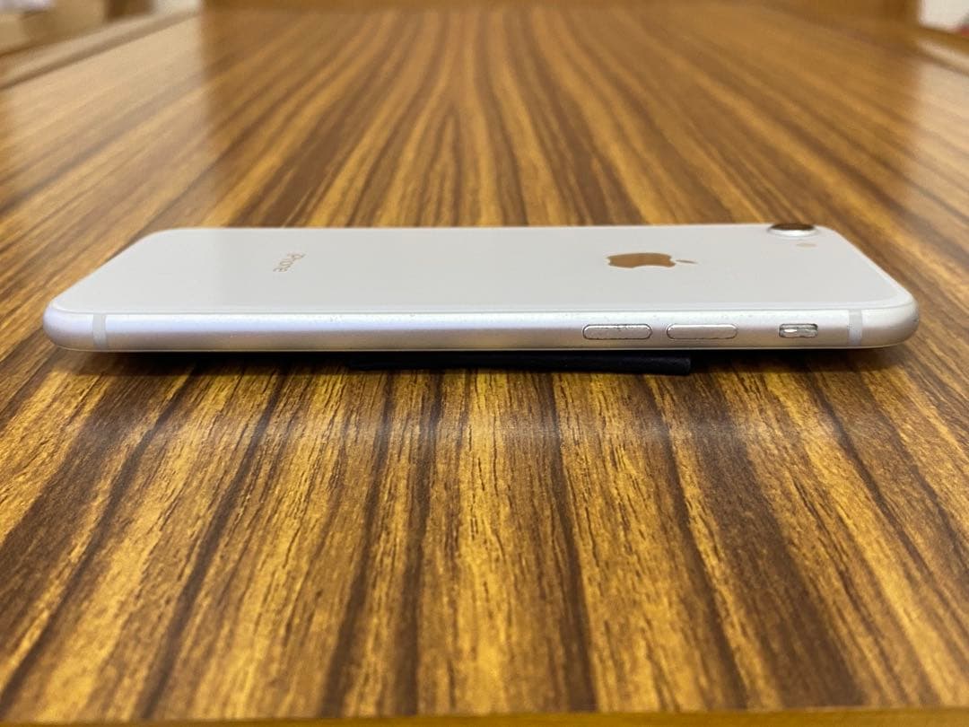 iPhone 8 シルバー 64GB SIMフリー