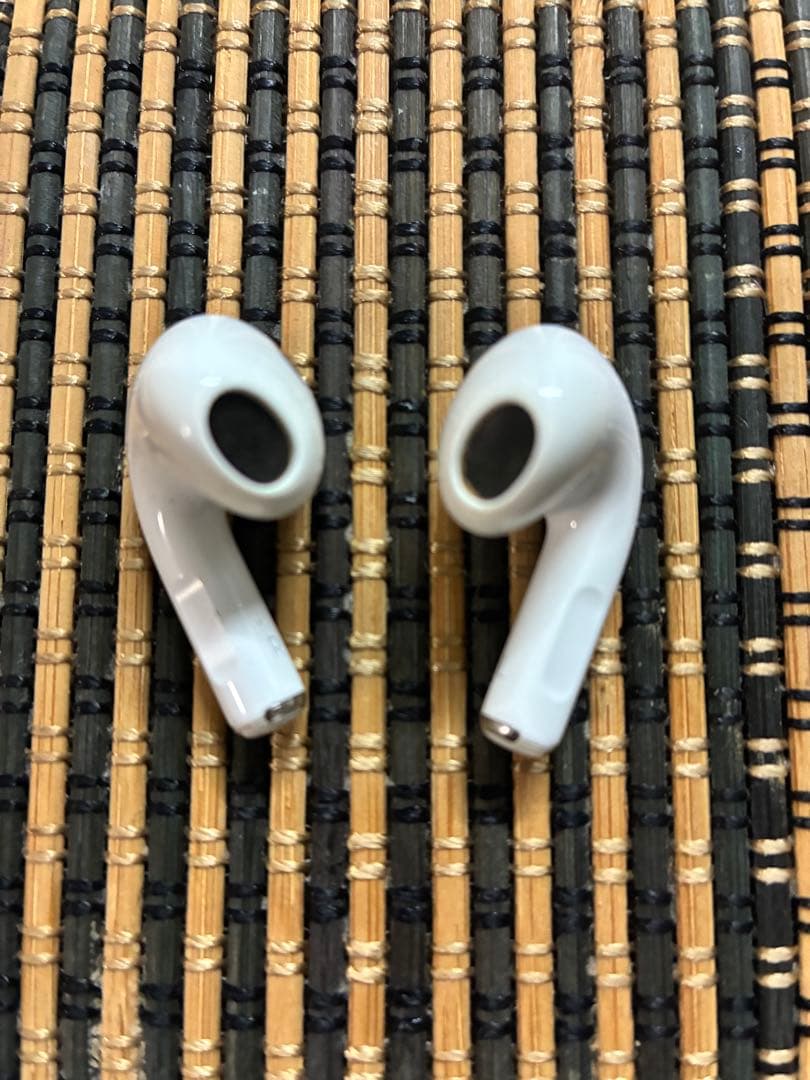 AirPods 第3世代　ライトニング充電
