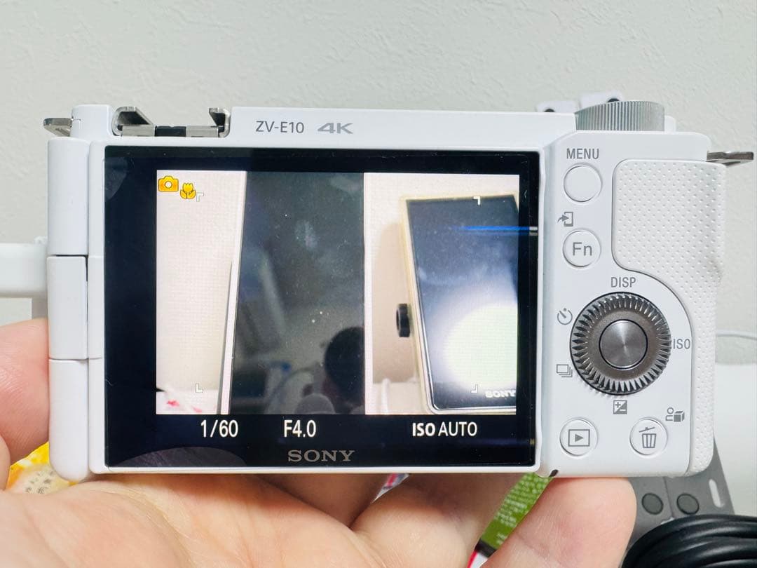 【美品】Sony ZV-E10 ホワイト & グリップ